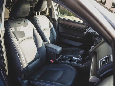 Used 2017 Subaru Outback 3.6R Limited image 34