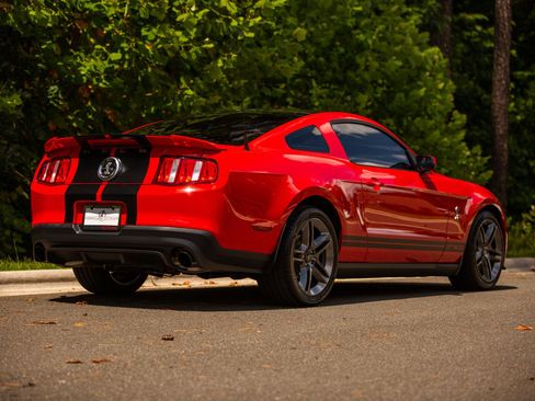 Used 2012 Ford Mustang Shelby GT500 RWD image 16