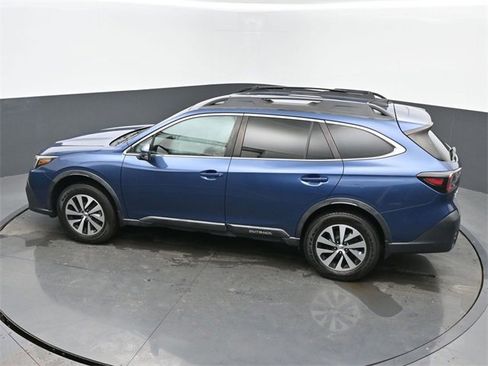 Used 2020 Subaru Outback Premium image 40