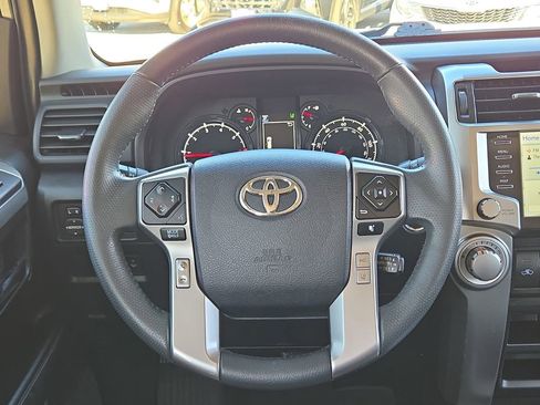 Used 2022 Toyota 4Runner SR5 Premium image 19
