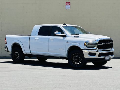 Used 2022 RAM 2500 Big Horn AWD/4WD image 2