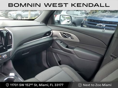 Used 2022 Chevrolet Traverse LT w/ Midnight/Sport Edition image 16