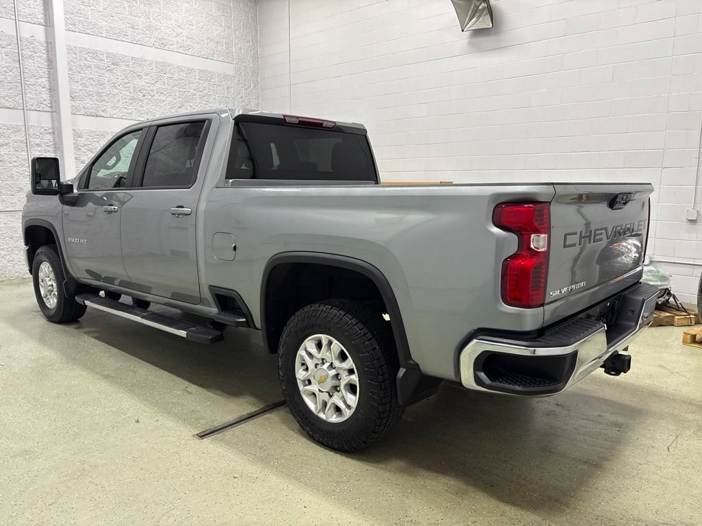 Used 2024 Chevrolet Silverado 3500 LT w/ Convenience Package AWD/4WD image 7