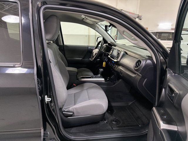 Used 2022 Toyota Tacoma SR5 AWD/4WD image 36
