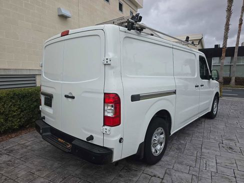 Used 2020 Nissan NV 2500 SV image 3