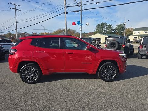 Certified 2022 Jeep Compass Limited w/ (RED) Package image 8