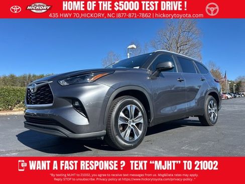 Used 2024 Toyota Highlander XLE image 1