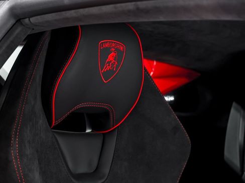 Used 2023 Lamborghini Huracan Tecnica RWD image 37