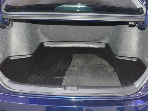 Used 2019 Honda Accord LX image 9