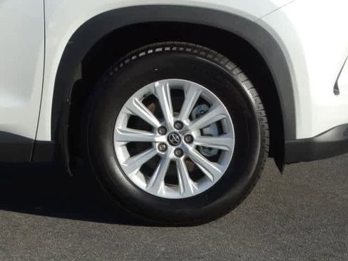 Used 2024 Toyota Grand Highlander XLE image 8