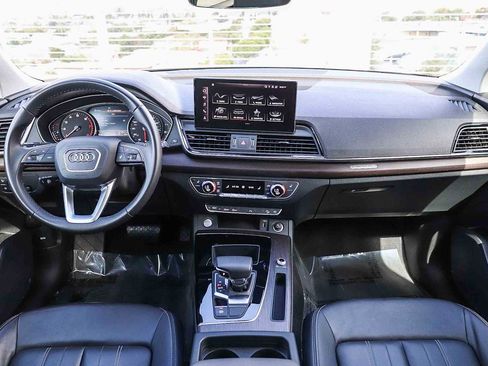 Used 2023 Audi Q5 2.0T Premium w/ Convenience Package AWD/4WD image 16