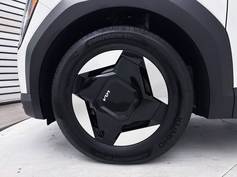 Used 2024 Kia EV9 Light Long Range image 14