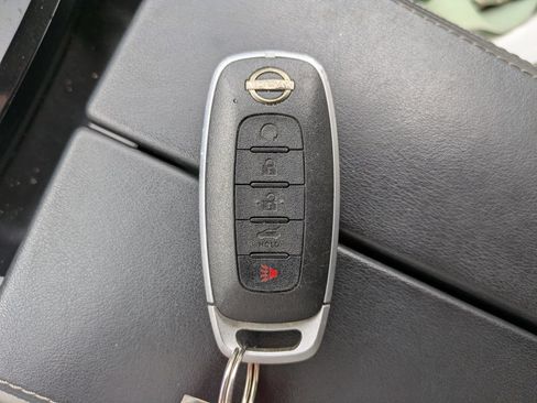 Certified 2025 Nissan Rogue SV FWD image 28
