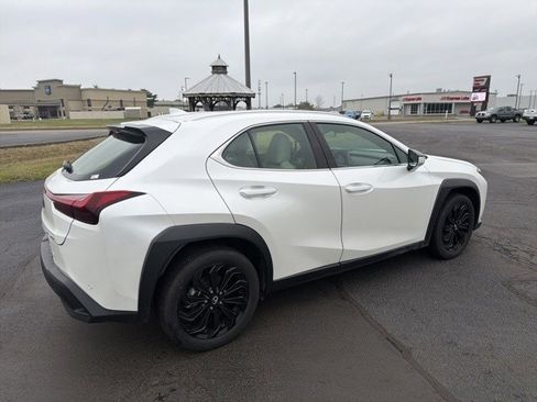 Used 2025 Lexus UX 300h AWD image 14