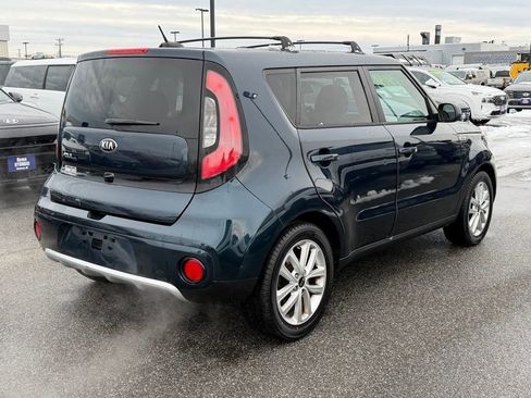 Used 2017 Kia Soul + image 11