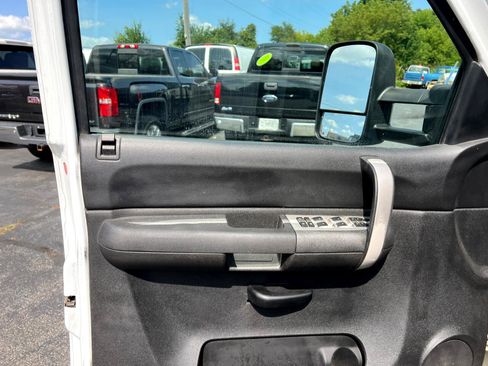 Used 2008 GMC Sierra 2500 SLE w/ SLE2 Preferred Package image 8