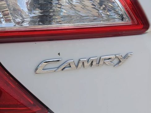 Used 2012 Toyota Camry LE FWD image 13