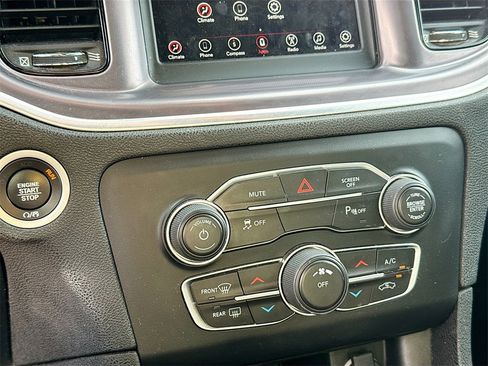 Used 2020 Dodge Charger SXT w/ Blacktop Package image 17