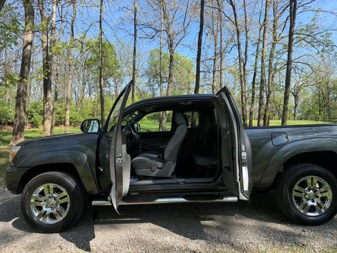 Used 2012 Toyota Tacoma PreRunner w/ SR5 Pkg image 24