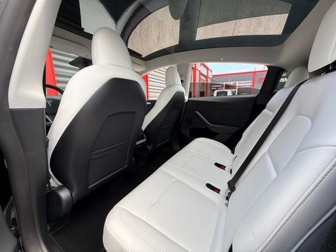 Used 2023 Tesla Model Y Long Range AWD/4WD image 17