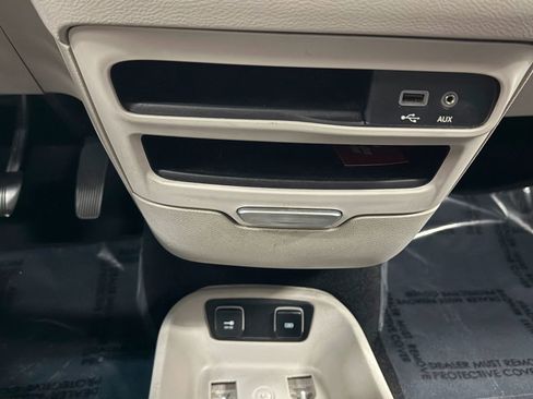 Used 2017 Chrysler Pacifica Touring-L image 33