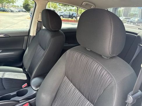 Used 2019 Nissan Sentra SV FWD image 12
