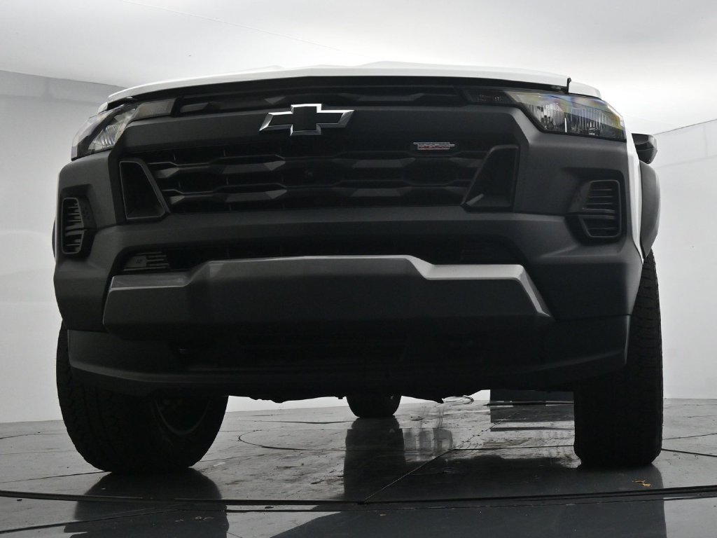 Used 2024 Chevrolet Colorado Trail Boss w/ Technology Package AWD/4WD image 33