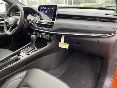 New 2026 Jeep Compass Latitude image 34