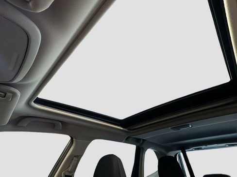 Used 2023 Subaru Forester Premium image 18