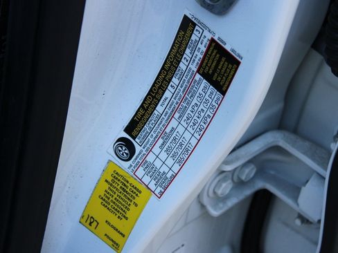 Used 2022 Nissan Frontier PRO-4X image 31