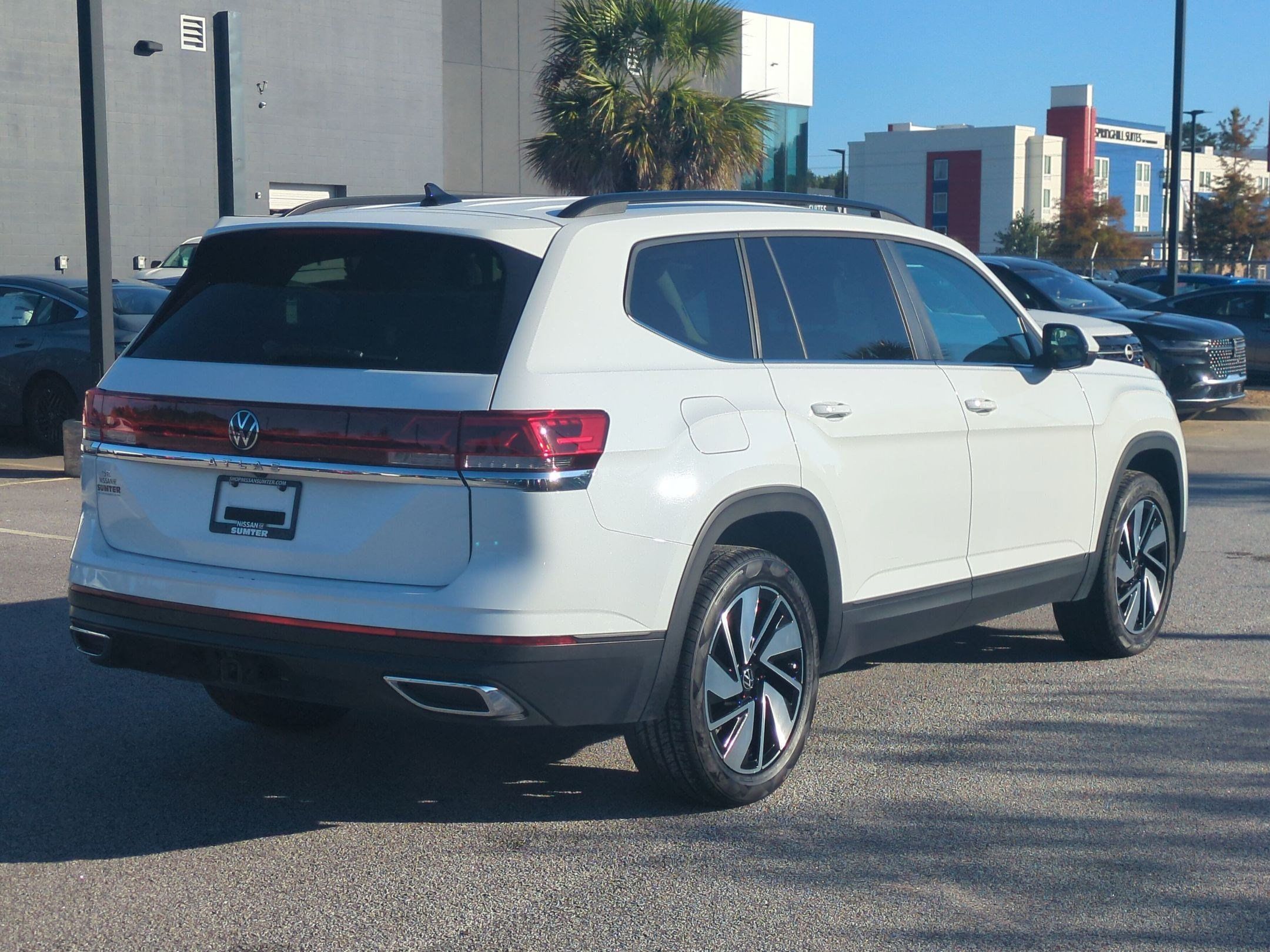 Used 2025 Volkswagen Atlas SE FWD image 4