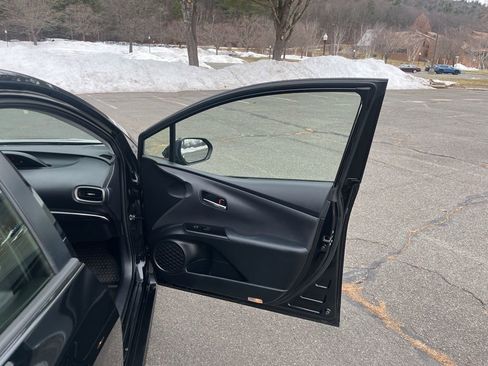Used 2022 Toyota Prius Prime Limited image 29
