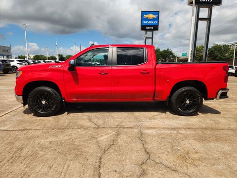 Used 2024 Chevrolet Silverado 1500 LT w/ Z71 Off-Road Package AWD/4WD image 5