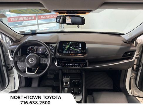 Used 2021 Nissan Rogue SL w/ Premium Package image 6