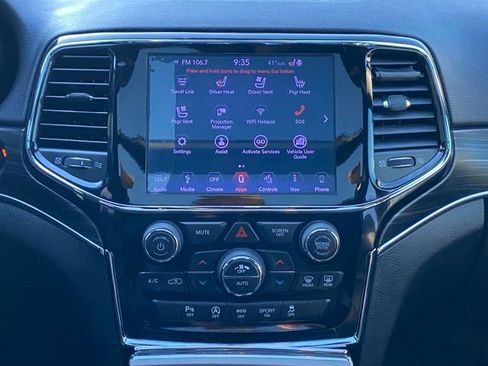 Used 2019 Jeep Grand Cherokee Limited w/ Luxury Group II image 32