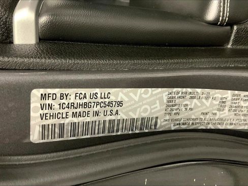 Used 2023 Jeep Grand Cherokee Limited AWD/4WD image 31