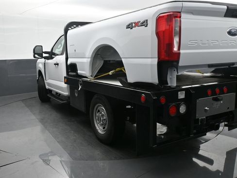 Used 2023 Ford F250 XL w/ XL Chrome Package image 4