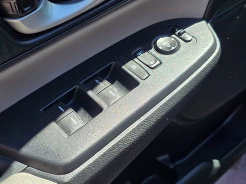 Used 2019 Honda CR-V LX image 28