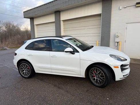 Used 2018 Porsche Macan Turbo image 5