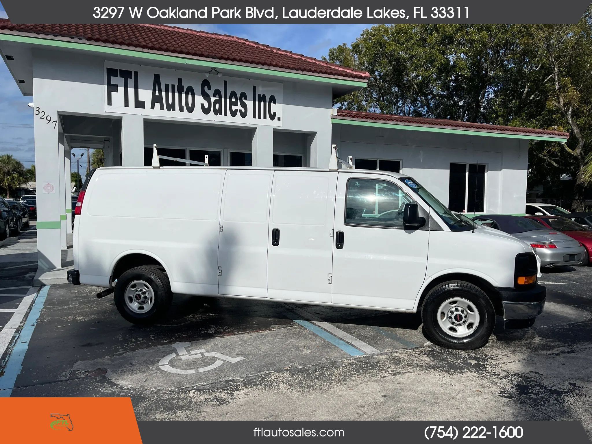 Used 2017 GMC Savana 3500 Extended RWD image 12