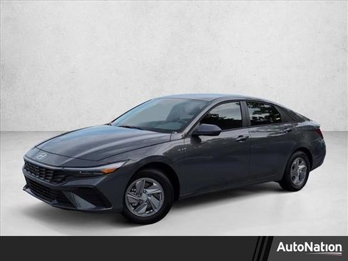New 2026 Hyundai Elantra SE FWD image 1