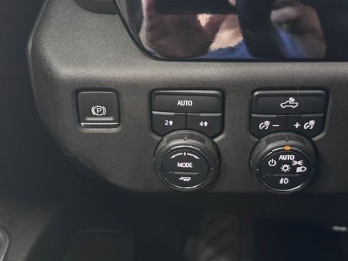 Certified 2023 Chevrolet Silverado 1500 RST AWD/4WD image 20