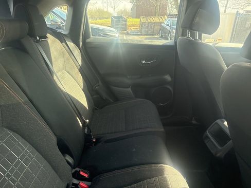 Used 2024 Honda HR-V Sport image 11