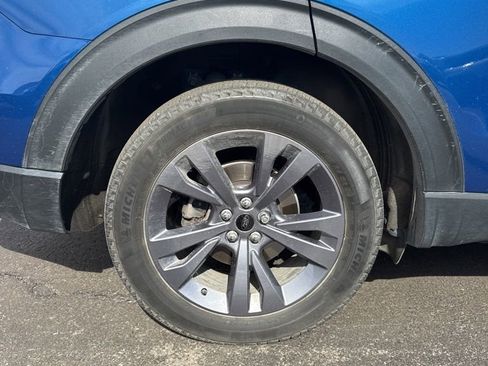 Used 2021 Ford Explorer XLT w/ Equipment Group 202A image 11