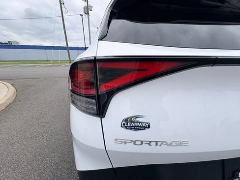 Used 2025 Kia Sportage EX w/ Premium Package FWD image 16