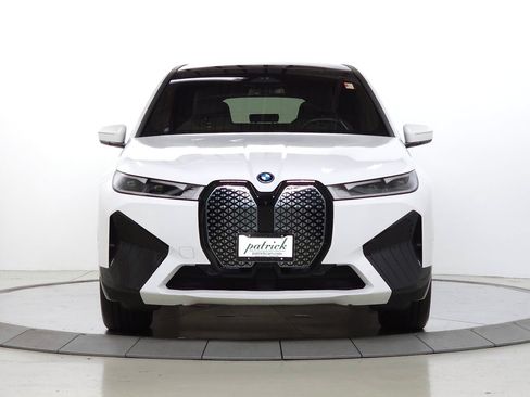 Used 2024 BMW iX xDrive50 w/ Sport Package AWD/4WD image 2