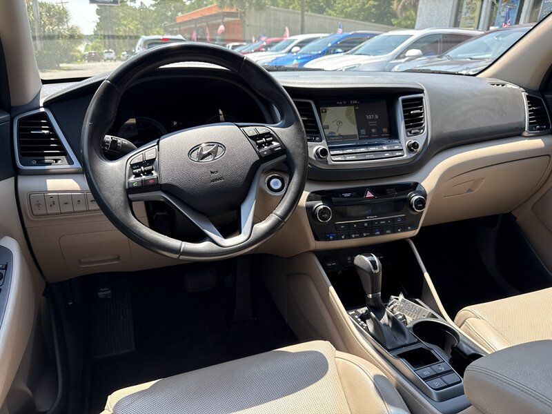 Used 2016 Hyundai Tucson Limited w/ Option Group 03 FWD image 8