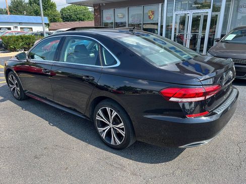 Used 2021 Volkswagen Passat 2.0T SE FWD image 12