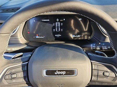 New 2025 Jeep Grand Cherokee Laredo image 22
