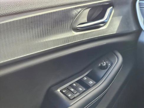 New 2025 Jeep Grand Cherokee Altitude w/ MOPAR Finishing Package image 13